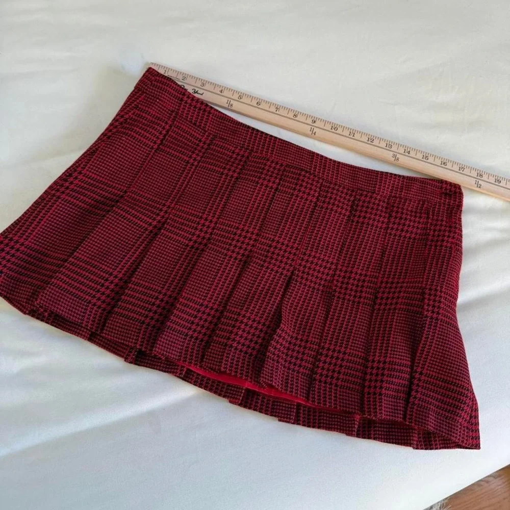 N/A red plaid
